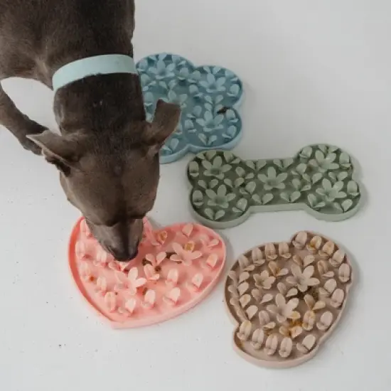 Dexypaws Enrichment Snuffle Mat: Blush Pink Heart - Textured Dog Feeding Pad image {6}
