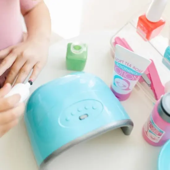 Melissa & Doug LOVE YOUR LOOK - Nail Care Play Set image {7}