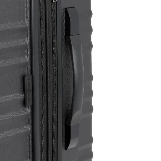 SWISSGEAR Cascade Hardside Medium Checked Spinner Suitcase - Black: 8-Wheel 33 lb Capacity image {5}