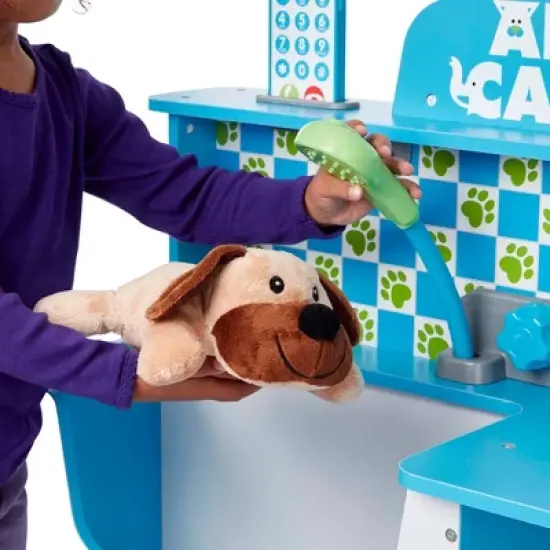Melissa & Doug Animal Care Veterinarian and Groomer Wooden Activity Center image {3}