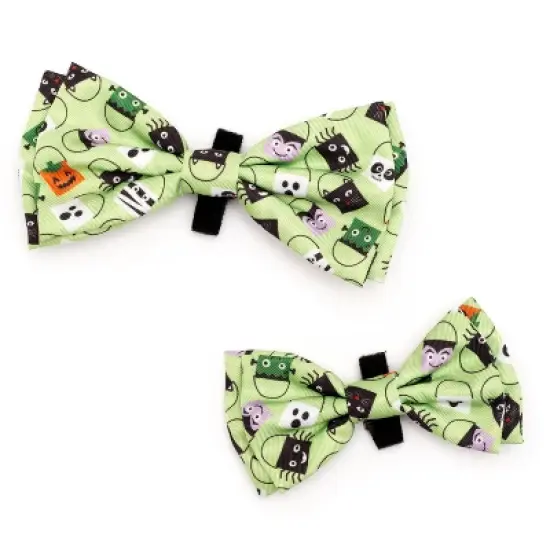 The Worthy Dog Tricks for Treats Adjustable Bow Tie Accessory image {2}