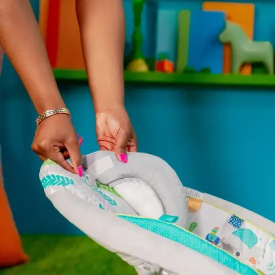 Bright Starts Jungle Vines Comfy Baby Bouncer with Vibrating Infant Seat & Taggies image {5}