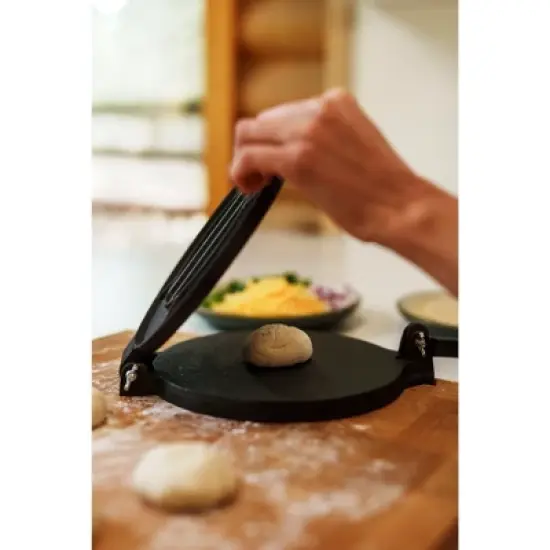 Stansport Pre-Seasoned Cast Iron Tortilla Press - 8 Inch image {3}