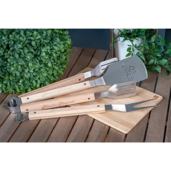 Seven20 DC Comics 3-Piece Outdoor BBQ Grill Utensil Set - Wonder Woman image {4}
