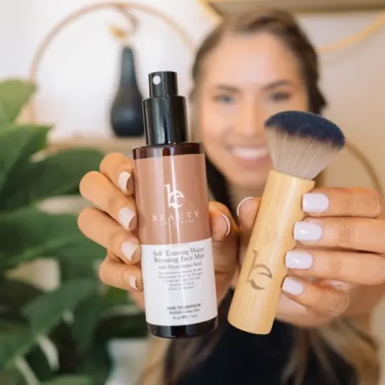 Beauty by Earth Self Tanner Face Mist image {7}