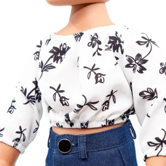 I'M A GIRLY Zoe 18" Fashion Doll with Golden Blonde Interchangeable Wig to Style image {3}