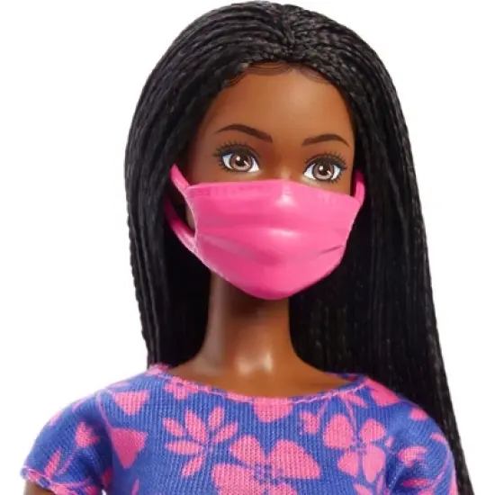 Barbie "Brooklyn" Roberts Travel Playset image {2}
