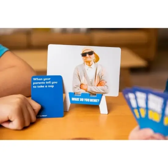 What Do You Meme? Family Edition Game image {4}
