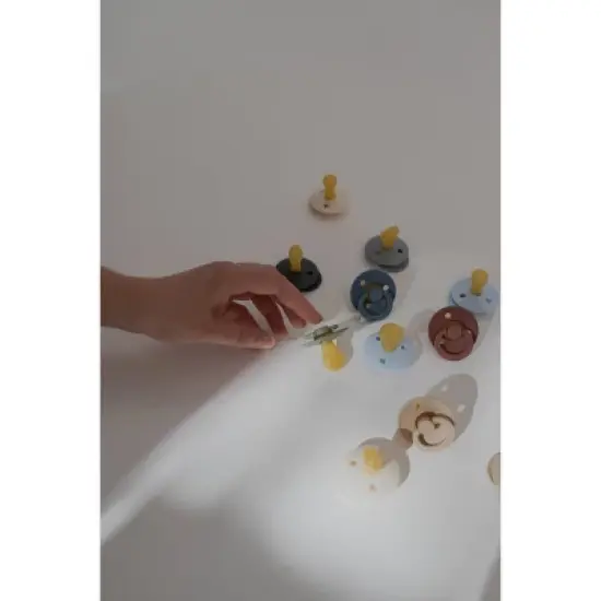 Bibs Color Anatomical Nipple Latex Pacifier - 2pk image {8}