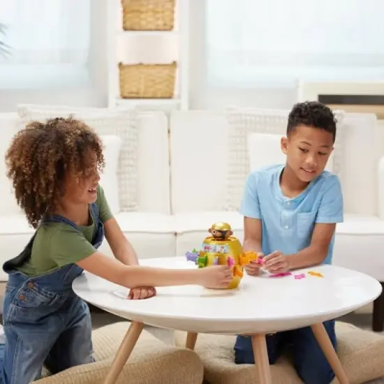 TOMY Pop Up Pirate Game image {4}