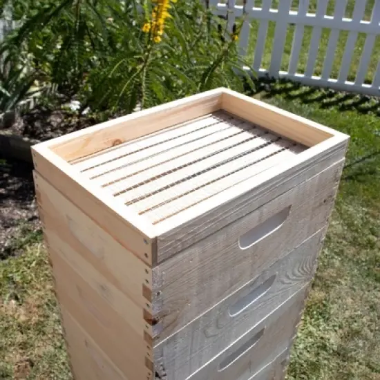 Lehman's Stoney Acres Candy Board Feeder for 8-Frame Langstroth Hive, Essential Winter Feed for Bees, Easy-to-Use, Keeps Bees Fed In Cold Months image {2}