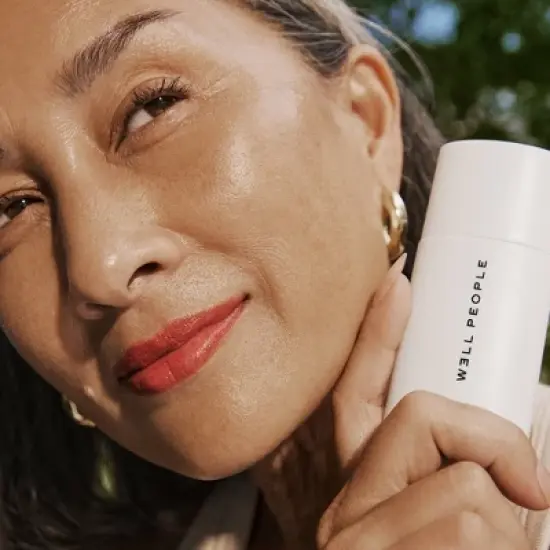 Well People Daygleamer Mineral Sunscreen Serum - SPF 34 - 1.7 fl oz image {8}