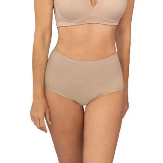 Leonisa  Comfy high-waisted smoothing brief panty - image {12}