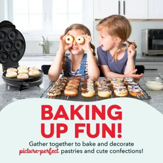 Dash MultiMaker Treat Maker System with Waffle Bite, Mini Donut, & Mini Cupcake Plates Cream: Nonstick, 7 Cavities, 800W image {3}