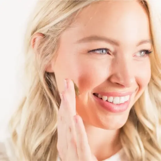 Beauty by Earth Superfruits and Calendula Facial Scrub image {3}