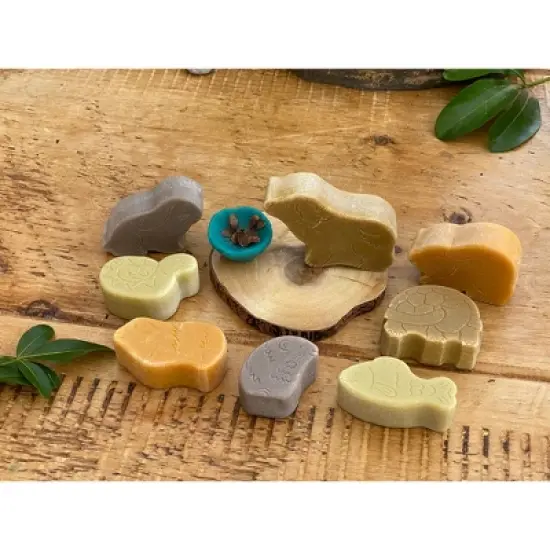 Yellow Door Little Lands &ndash; Pets, Set of 8 Stone Figures image {3}