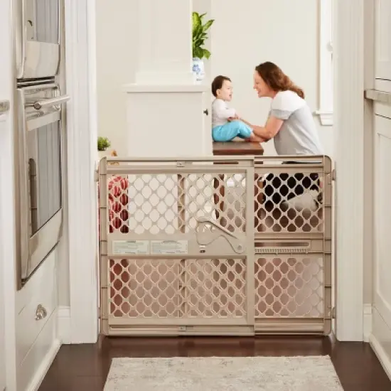 Toddleroo by North States Supergate Select Baby Gate - 26"-42" Wide image {1}