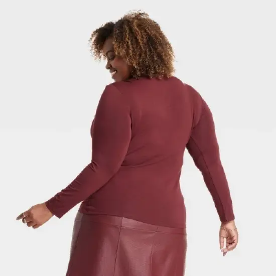 Women's Slim Fit Asymmetrical Long Sleeve T-Shirt - Ava & Viv&trade;  image {1}