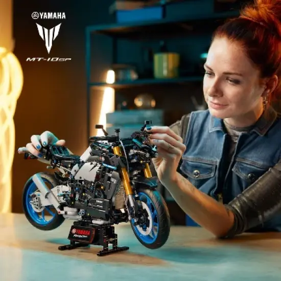 LEGO Technic Yamaha MT-10 SP Building Set 42159 image {1}