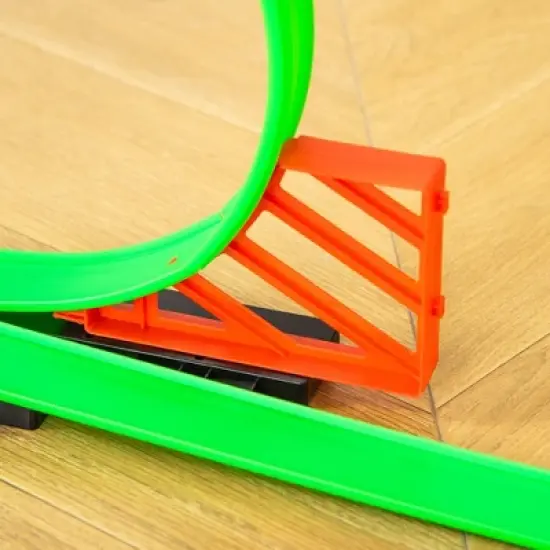 Qaba Race Track Set Track Builder Loop Kit Criss Cross Track Set Starter Kit with Pull-back Cars for 3-6 years old Boys and Girls Green image {5}