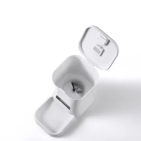 Dogness Automated Pet Feeder 9 Liter - White image {3}