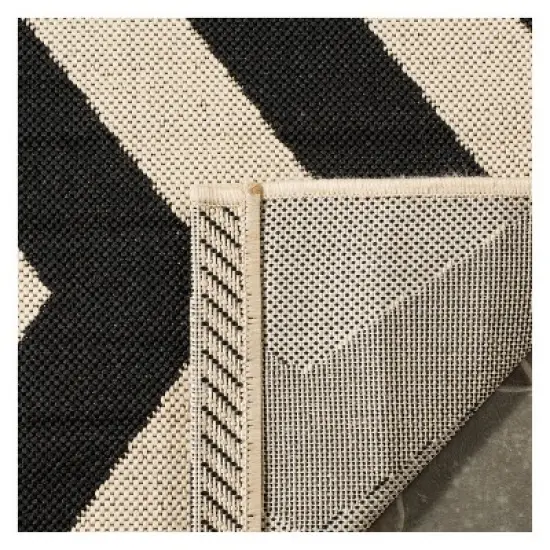 Courtyard Ayden Chevron Outdoor Rug - - Safavieh image {2}