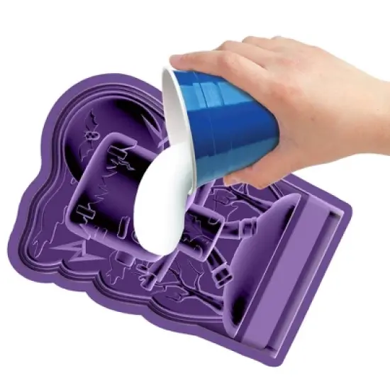 Disney Pour N Paint - Universal Monsters Halloween Activity Kit image {3}