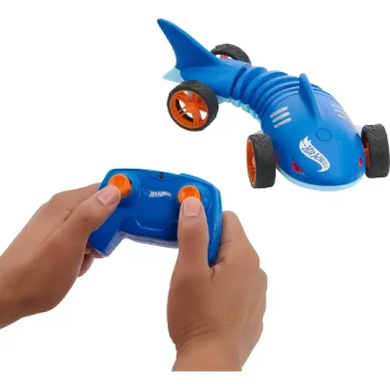 Hot Wheels RC Mutant Machine image {1}