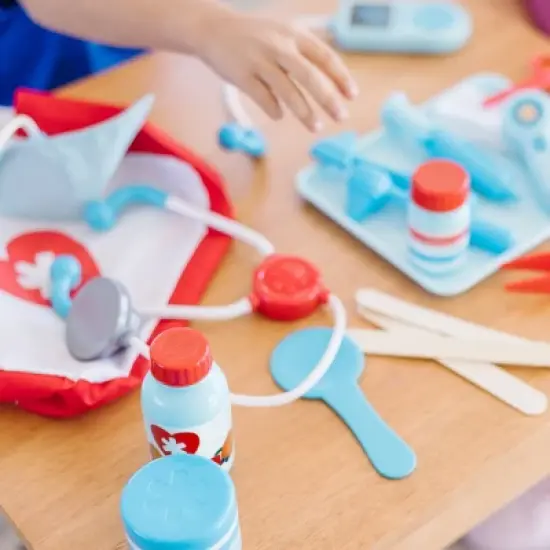Melissa & Doug Get Well Doctor's Kit Play Set image {4}