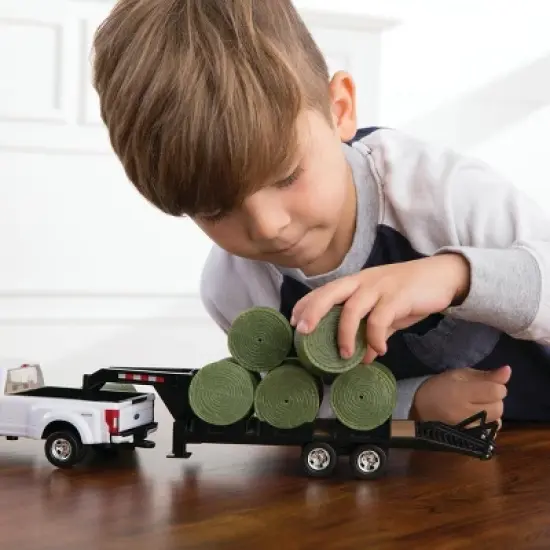 ERTL 1/32 Ford F-350 w/ Gooseneck Trailer, Round Bales, Animals & Accessories 47435 image {1}