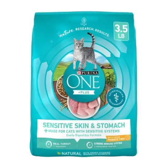 Purina ONE Sensitive Skin & Stomach Adult Premium Turkey Flavor Dry Cat Food image {7}
