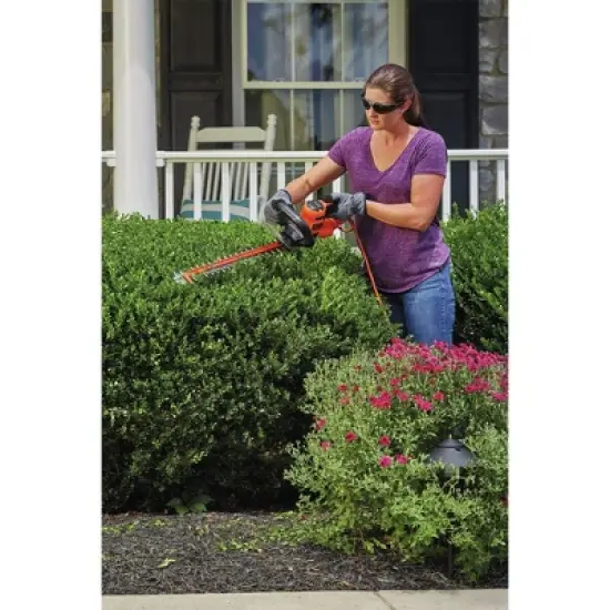Black & Decker 20" SAWBLADE Electric Hedge Trimmer image {4}