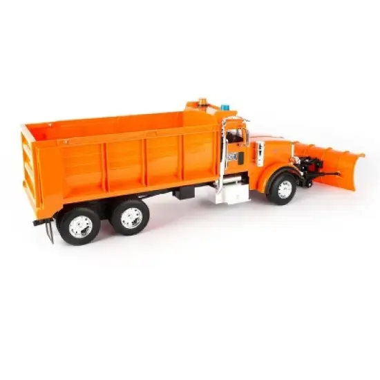 ERTL 1/16 Big Farm Peterbilt Model 367 with Snow Plow 47185 image {1}