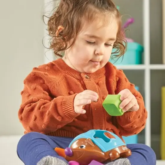 Learning Resources Spike the Fine Motor Hedgehog Poppin' Shapes Sorter image {7}