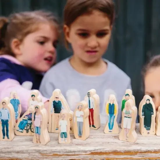 Learning Advantage Everyone's Family Wooden People - 26 pcs image {5}