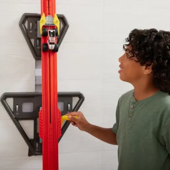 Monster Jam 1:64 Scale ThunderRoarus Playset image {5}