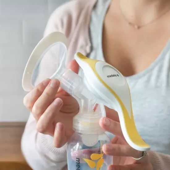 Medela Harmony Manual Breast Pump image {3}