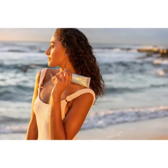 Naked Sundays Golden Glow Body Sunscreen - SPF50+ - 100ml image {3}