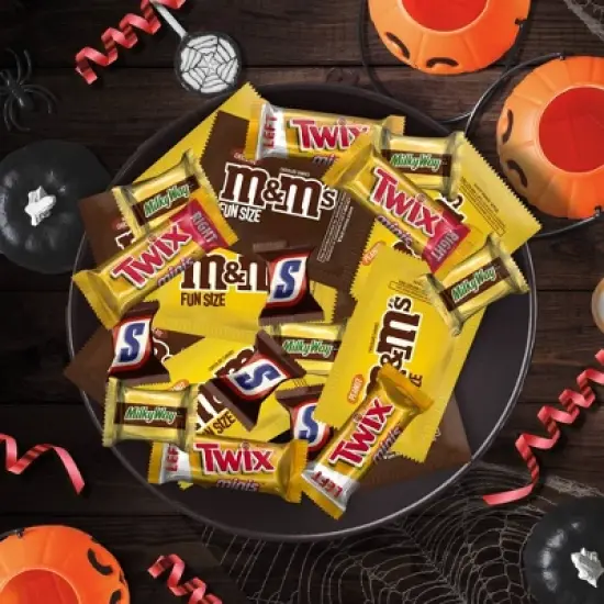 Milky Way, Twix, Snickers, M&M's Halloween Chocolate Variety Pack - 53.26oz/135ct image {3}