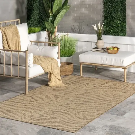 nuLOOM Katrine Zebra Indoor/Outdoor Patio Area Rug image {1}