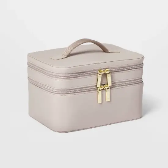 Signature Toiletry Bag - Open Story&trade;️ image {5}