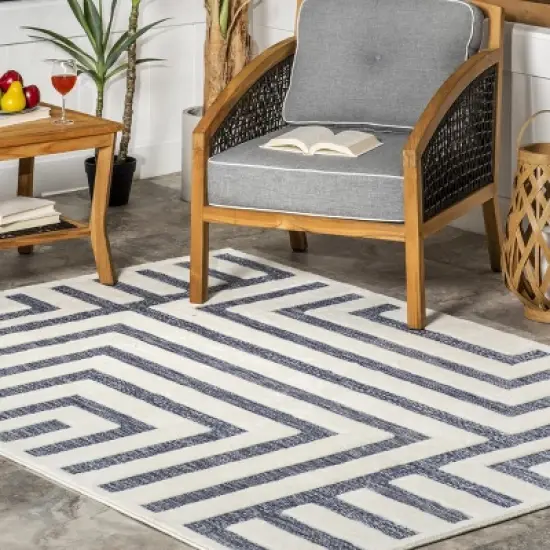 nuLOOM Karia Transitional Diamond Indoor/Outdoor Patio Area Rug image {8}