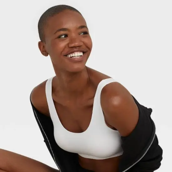 Hanes Women's 3pk Cropped Scoop Neck Bralette HFA002 image {4}