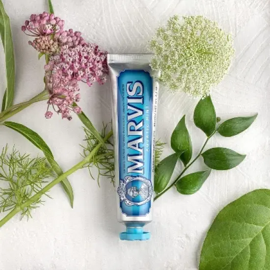 Marvis Toothpaste  - Aquatic Mint (4.5 oz FULL SIZE) Sensational Flavoured Tooth Paste Helps Remove Plaque & Promote Healthy Teeth Gums image {4}