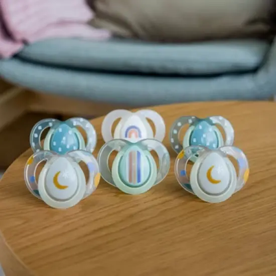 Tommee Tippee Night Pacifier 6-18m - White and Gray - 6pk image {4}