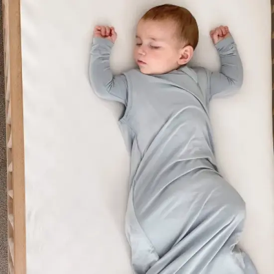 Kyte Baby Wearable Blanket 1.0 Tog - 6-18 Months - Fog image {1}