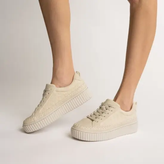 Journee Women's Pazey Platform Casual Sneakers image {8}