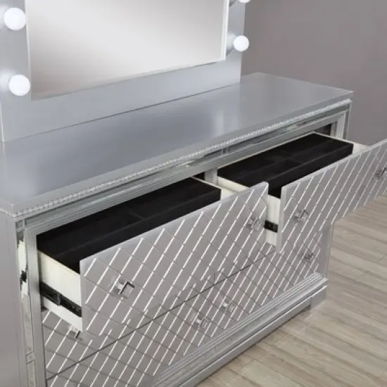 5pc Eastern King Tenaya Bedroom Set Silver/Gray - HOMES: Inside + Out image {9}