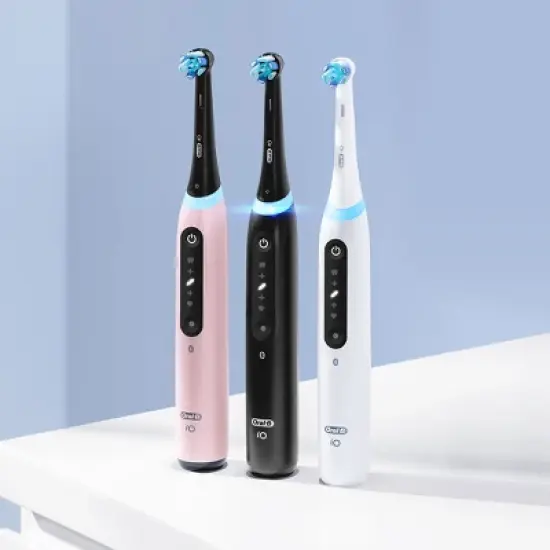 Oral-B iO Series 5 Electric Toothbrush with Brush Head image {5}