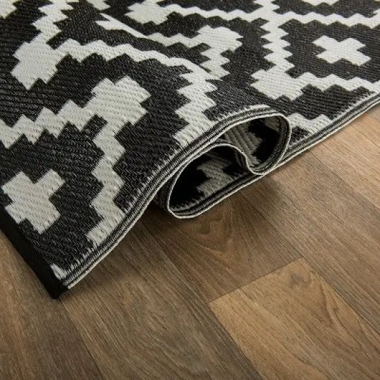 World Rug Gallery Trellis Geometric Reversible Plastic Outdoor Rugs image {4}